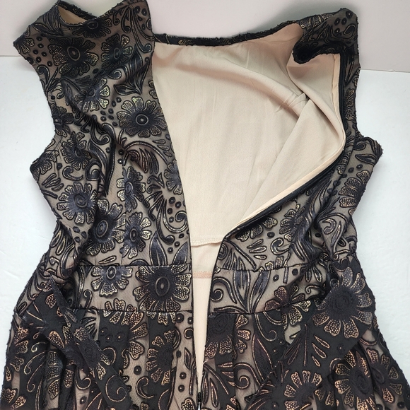 Yumi Black & Metallic Gold Lace Cocktail Dress 8 / 10 - Picture 9 of 13